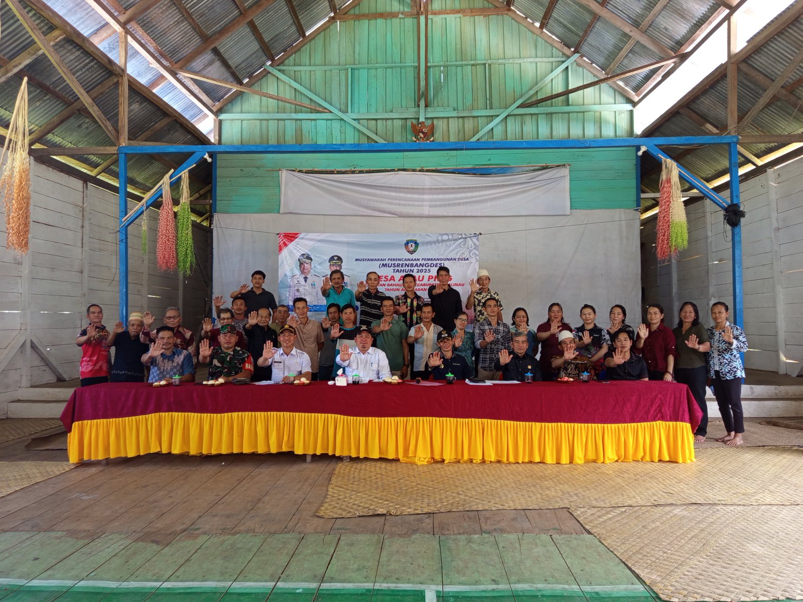 Rapat  Musrenbangdes Desa Apau Ping 