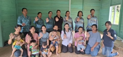 Kegiatan posyandu bersama dengan ibu2 PKK desa 